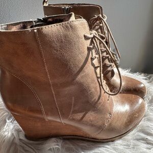 Kenneth Cole Reaction Brown Wedge Boots